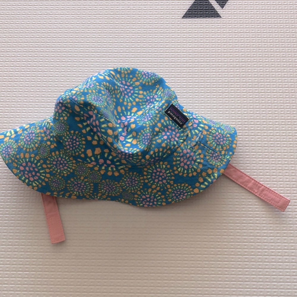 Patagonia reversible baby sun hat